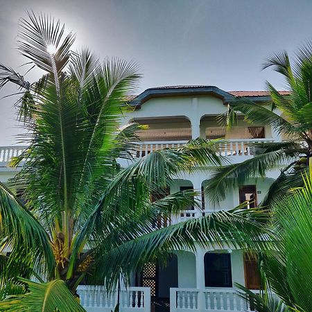 Serenity Haven Lodge Busua Экстерьер фото