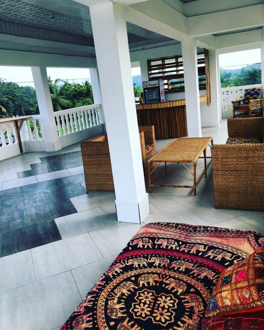Serenity Haven Lodge Busua Экстерьер фото