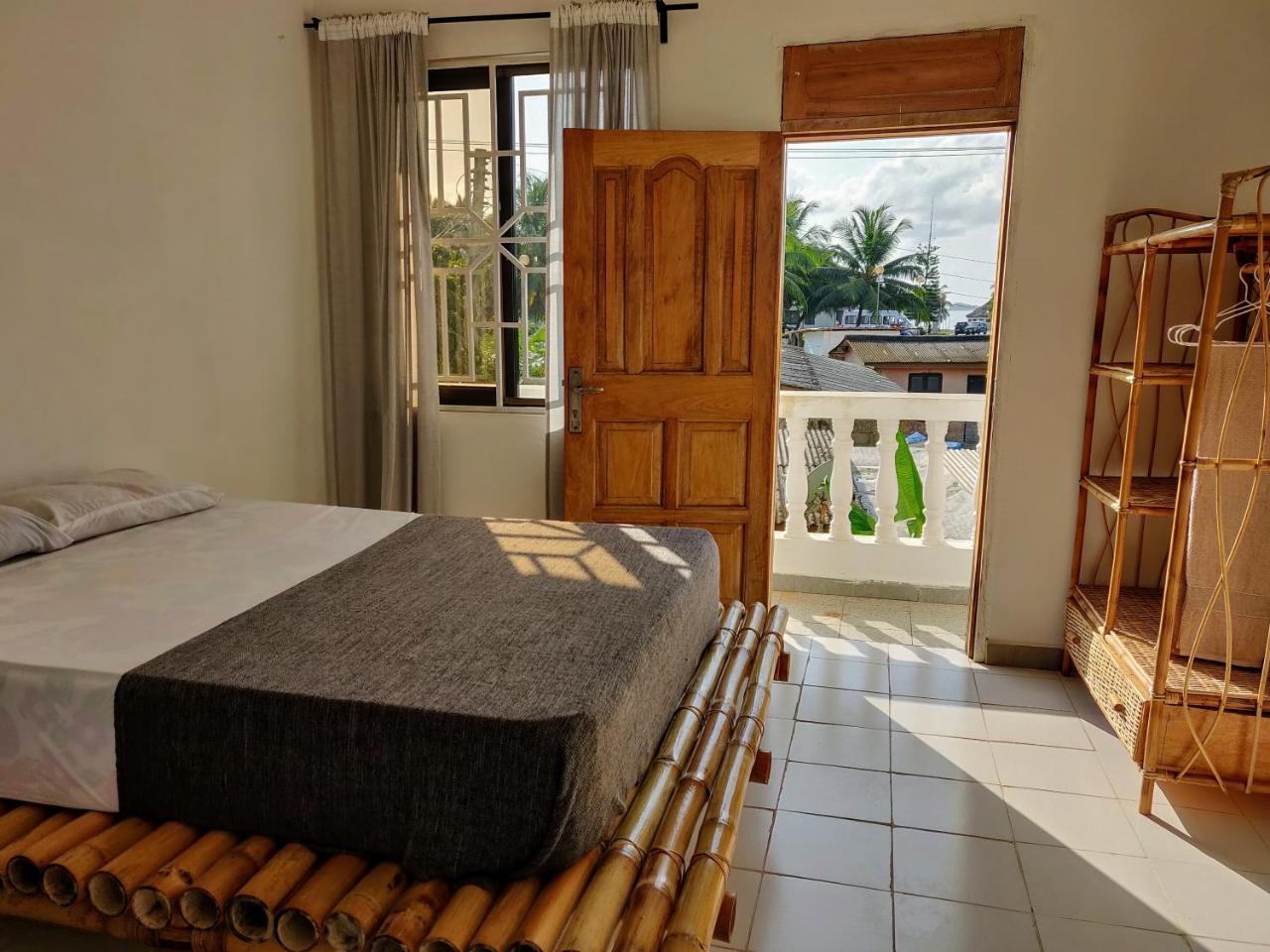 Serenity Haven Lodge Busua Экстерьер фото