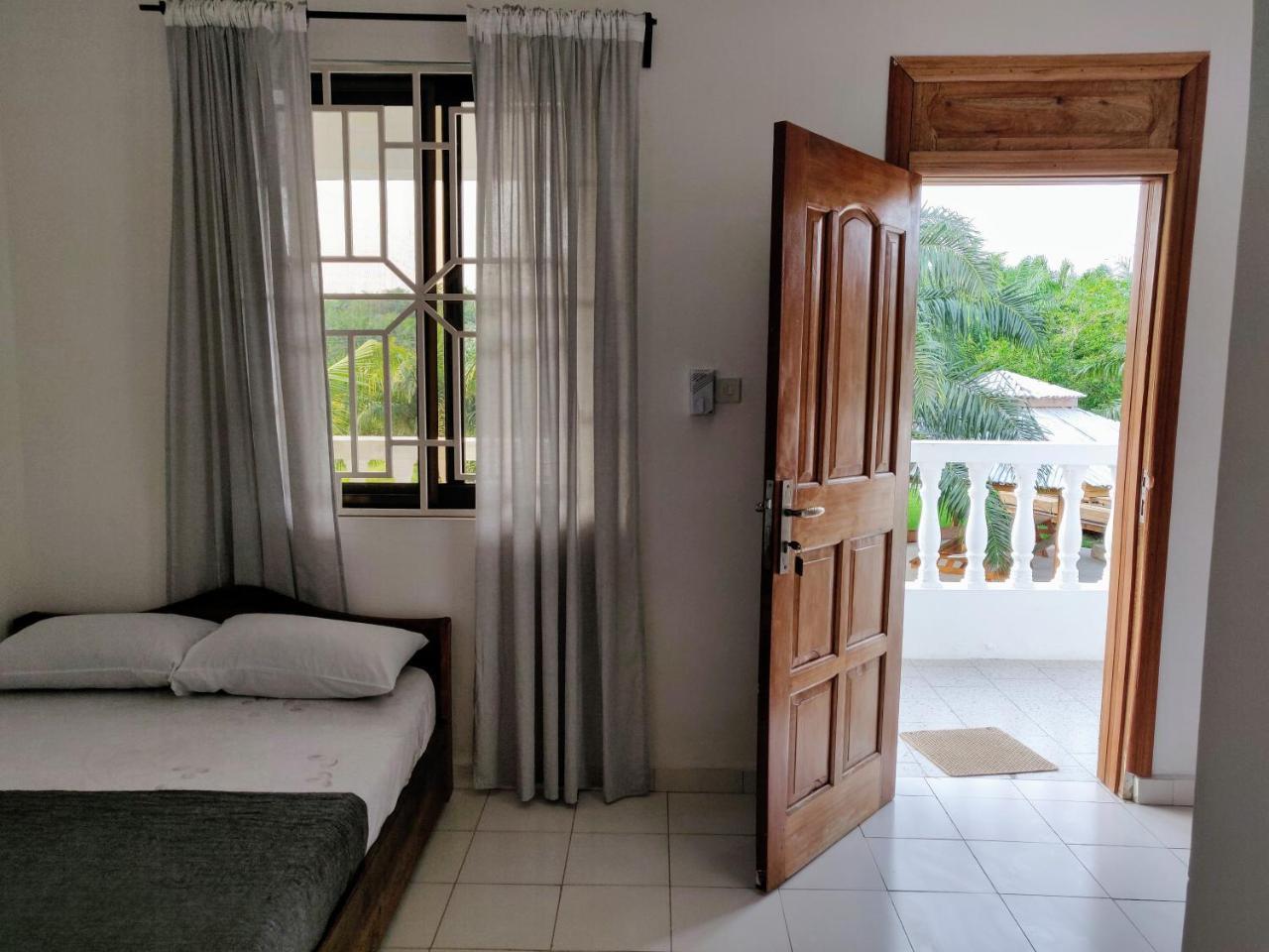 Serenity Haven Lodge Busua Экстерьер фото
